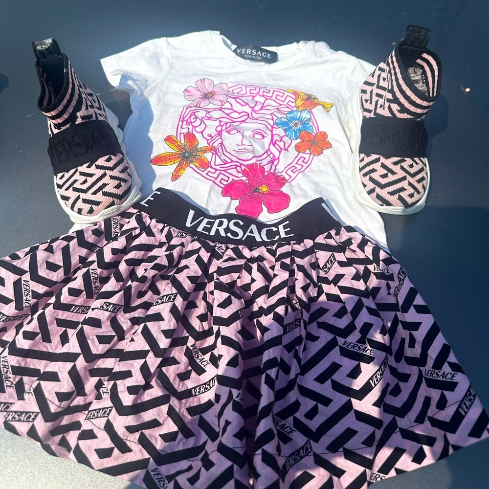 Authentic Versace and in perfect condition! Can be sold seperatly!